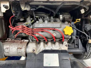 1994 Subaru Sambar Truck — White 4WD Kei Trucks, photo 8 of 27