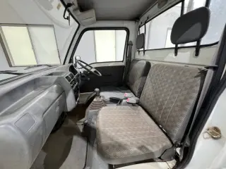1994 Subaru Sambar Truck — White 4WD Kei Trucks, photo 9 of 22