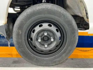 1994 Subaru Sambar Truck — White 4WD Kei Trucks, photo 12 of 22