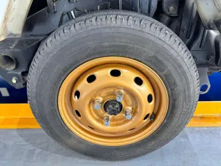 1994 Subaru Sambar Truck — White 4WD Kei Trucks, photo 17 of 26