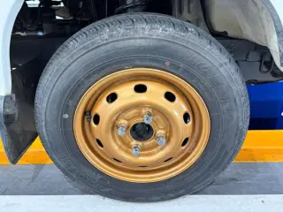 1994 Subaru Sambar Truck — White 4WD Kei Trucks, photo 15 of 26