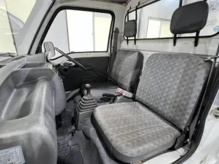 1994 Subaru Sambar Truck — White 4WD Kei Trucks, photo 11 of 25