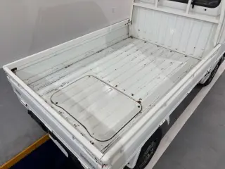1994 Subaru Sambar Truck — White 4WD Kei Trucks, photo 5 of 23
