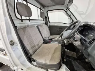 White 1994 Suzuki Carry Truck 4WD kei truck for sale, stock KTD-0603 (photo 9)