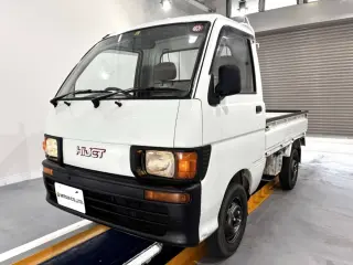 1995 Daihatsu Hijet Truck — White 4WD Kei Trucks, photo 2 of 23