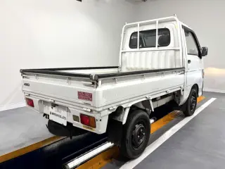 1995 Daihatsu Hijet Truck — White 4WD Kei Trucks, photo 4 of 23