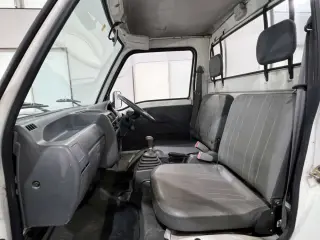 1995 Subaru Sambar Truck — White 4WD Kei Trucks, photo 10 of 22