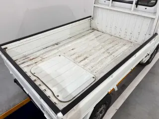 1995 Subaru Sambar Truck — White 4WD Kei Trucks, photo 5 of 25