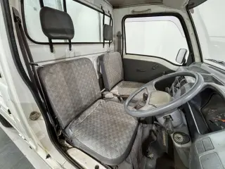1995 Subaru Sambar Truck — White 4WD Kei Trucks, photo 10 of 24