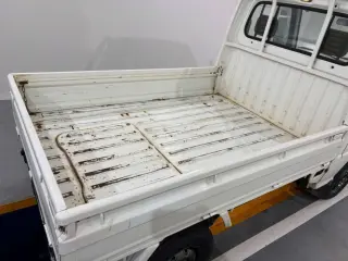1995 Subaru Sambar Truck — White 4WD Kei Trucks, photo 5 of 24