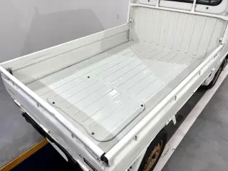 White 1995 Subaru Sambar Truck 4WD kei truck for sale, stock KTD-0638 (photo 5)