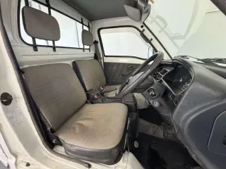 White 1995 Suzuki Carry Truck 2WD kei truck for sale, stock KTD-0640 (photo 9)