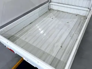 White 1995 Suzuki Carry Truck 4WD kei truck for sale, stock KTD-0641 (photo 5)