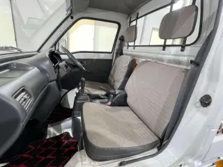 1995 Suzuki Carry Truck — White 4WD Kei Trucks, photo 9 of 26