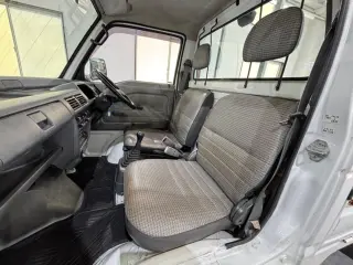 White 1996 Honda Acty Truck 4WD kei truck for sale, stock KTD-0657 (photo 9)