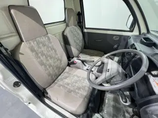 White 1996 Mitsubishi Minicab Truck 2WD kei truck for sale, stock KTD-0659 (photo 9)