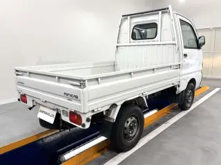 1996 Mitsubishi Minicab Truck — White 4WD Kei Trucks, photo 4 of 23