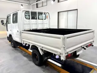 White 1996 Nissan Atlas Truck, 5-Speed Manual, imported Japanese import, stock KTD-0663 (photo 4)