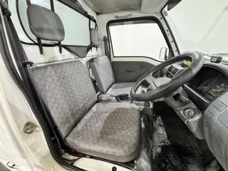 1996 Subaru Sambar Truck — White 2WD Kei Trucks, photo 10 of 27