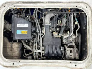 1996 Subaru Sambar Truck — White 2WD Kei Trucks, photo 8 of 27