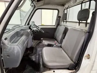 White 1996 Subaru Sambar Truck, 5-Speed Manual, imported kei truck, stock KTD-0670 (photo 12)