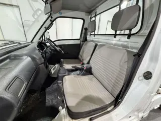 1996 Suzuki Carry Truck — White 4WD Kei Trucks, photo 10 of 26