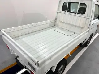 1997 Daihatsu Hijet Truck — White 2WD Kei Trucks, photo 5 of 23