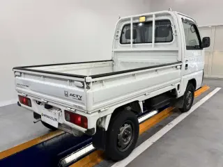 White 1997 Honda Acty Truck, 4-Speed Manual, imported kei truck, stock KTD-0684 (photo 4)