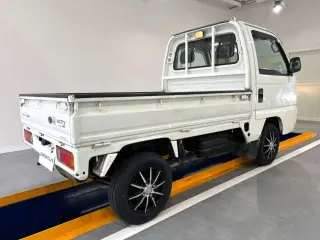 White 1997 Honda Acty Truck, 5-Speed Manual, imported kei truck, stock KTD-0686 (photo 4)