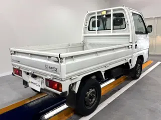 White 1997 Honda Acty Truck, 5-Speed Manual, imported kei truck, stock KTD-0696 (photo 4)