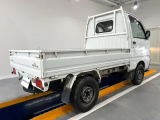 1997 Mitsubishi Minicab Truck — White 4WD Kei Trucks, photo 4 of 24
