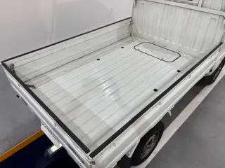 White 1997 Mitsubishi Minicab Truck 4WD kei truck for sale, stock KTD-0701 (photo 5)