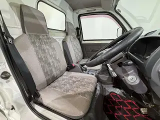 White 1997 Mitsubishi Minicab Truck 4WD kei truck for sale, stock KTD-0701 (photo 9)