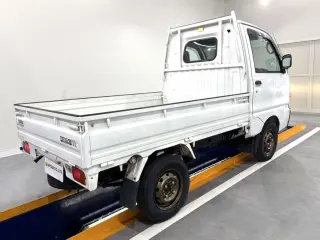 White 1997 Mitsubishi Minicab Truck, 5-Speed Manual, imported kei truck, stock KTD-0702 (photo 4)