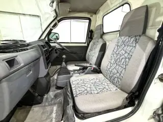 Black 1997 Mitsubishi Minicab Truck 4WD kei truck for sale, stock KTD-0703 (photo 9)