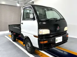 Black 1997 Mitsubishi Minicab Truck 4WD kei truck for sale, stock KTD-0703 (photo 1)