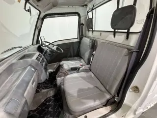 1997 Subaru Sambar Truck — White 4WD Kei Trucks, photo 11 of 24