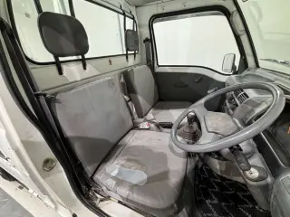 1997 Subaru Sambar Truck — White 4WD Kei Trucks, photo 10 of 24