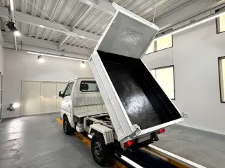 1997 Suzuki Carry Dump — White 2WD Kei Trucks, photo 3 of 27