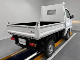 White 1997 Suzuki Carry Dump 4WD kei truck for sale, stock KTD-0717 (photo 9)