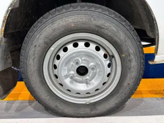 White 1997 Suzuki Carry Dump, 83,700 miles, F6A 660 cc, stock KTD-0717 (photo 18)
