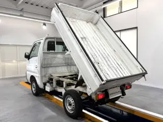 1997 Suzuki Carry Dump, Kei Truck / Mini Truck, right-hand drive Japanese import, stock KTD-0718 (photo 3)