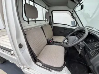 White 1997 Suzuki Carry Truck 2WD kei truck for sale, stock KTD-0719 (photo 9)