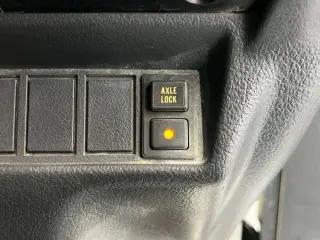 1997 Suzuki Carry Truck — White 4WD Kei Trucks, photo 15 of 27