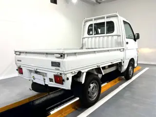 White 1998 Daihatsu Hijet Truck, 5-Speed Manual, imported kei truck, stock KTD-0724 (photo 4)