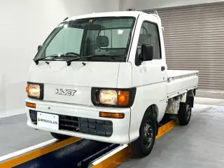 White 1998 Daihatsu Hijet Truck, 30,900 miles, EF 660 cc, stock KTD-0725 (photo 2)