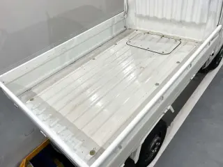 White 1998 Daihatsu Hijet Truck 2WD kei truck for sale, stock KTD-0725 (photo 5)