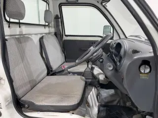 White 1998 Daihatsu Hijet Truck, 5-Speed Manual, imported kei truck, stock KTD-0726 (photo 8)