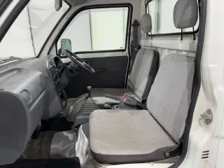 White 1998 Daihatsu Hijet Truck 4WD kei truck for sale, stock KTD-0726 (photo 9)