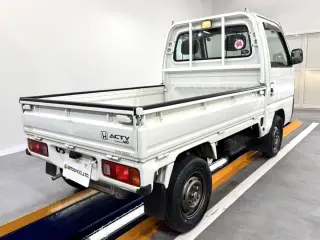White 1998 Honda Acty Truck, 5-Speed Manual, imported kei truck, stock KTD-0729 (photo 4)
